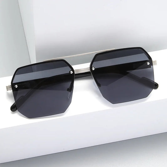 Oversize Retro Sunglasses – Bold Style, UV400 Protection & Timeless Design